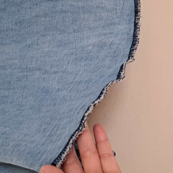 Free People We The Free With Love Chambray Denim Button Down Shacket siz… - Picture 6 of 9